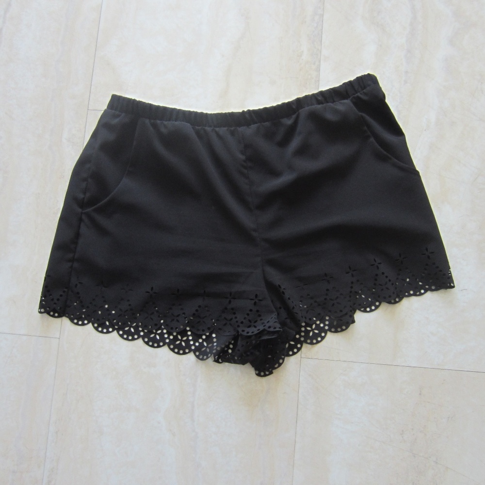 Forever 21 black scalloped shorts